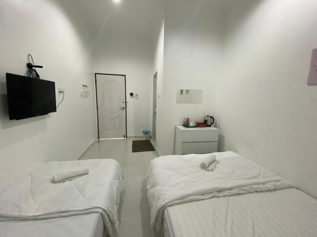 Dsinggahpcb Guest House Kota Bharu Buitenkant foto