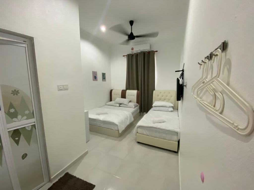 Dsinggahpcb Guest House Kota Bharu Buitenkant foto