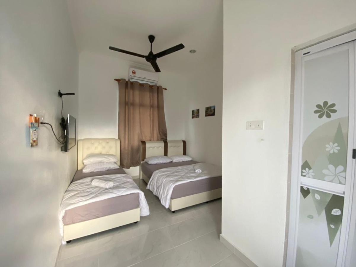 Dsinggahpcb Guest House Kota Bharu Buitenkant foto